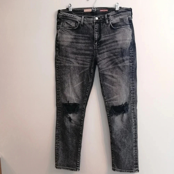 Anthropologie Pilcro Slim Boyfriend Jeans in Washed Black Distressed 31 (12) - Picture 3 of 16